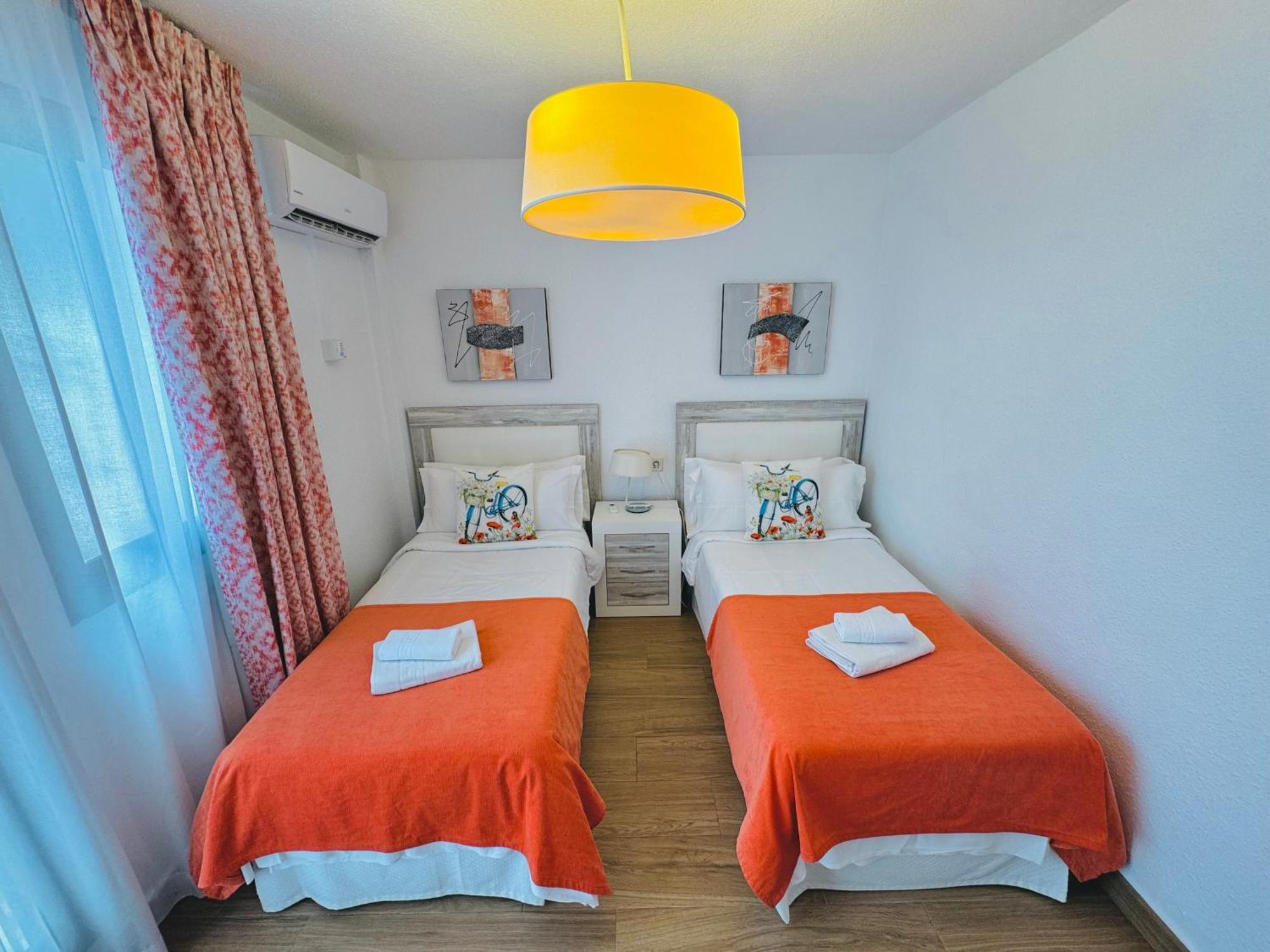 Pueblo Evita Premium Suites Benalmádena Exterior foto