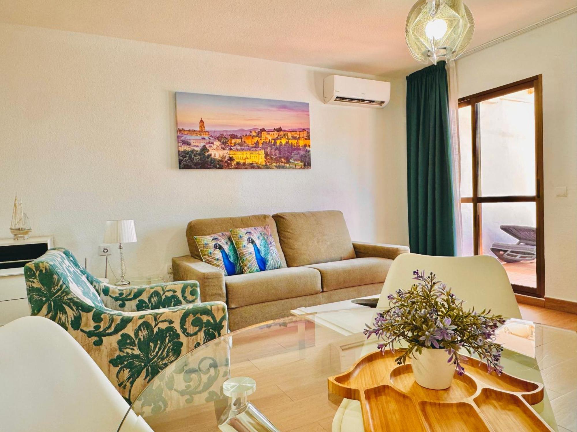 Pueblo Evita Premium Suites Benalmádena Exterior foto