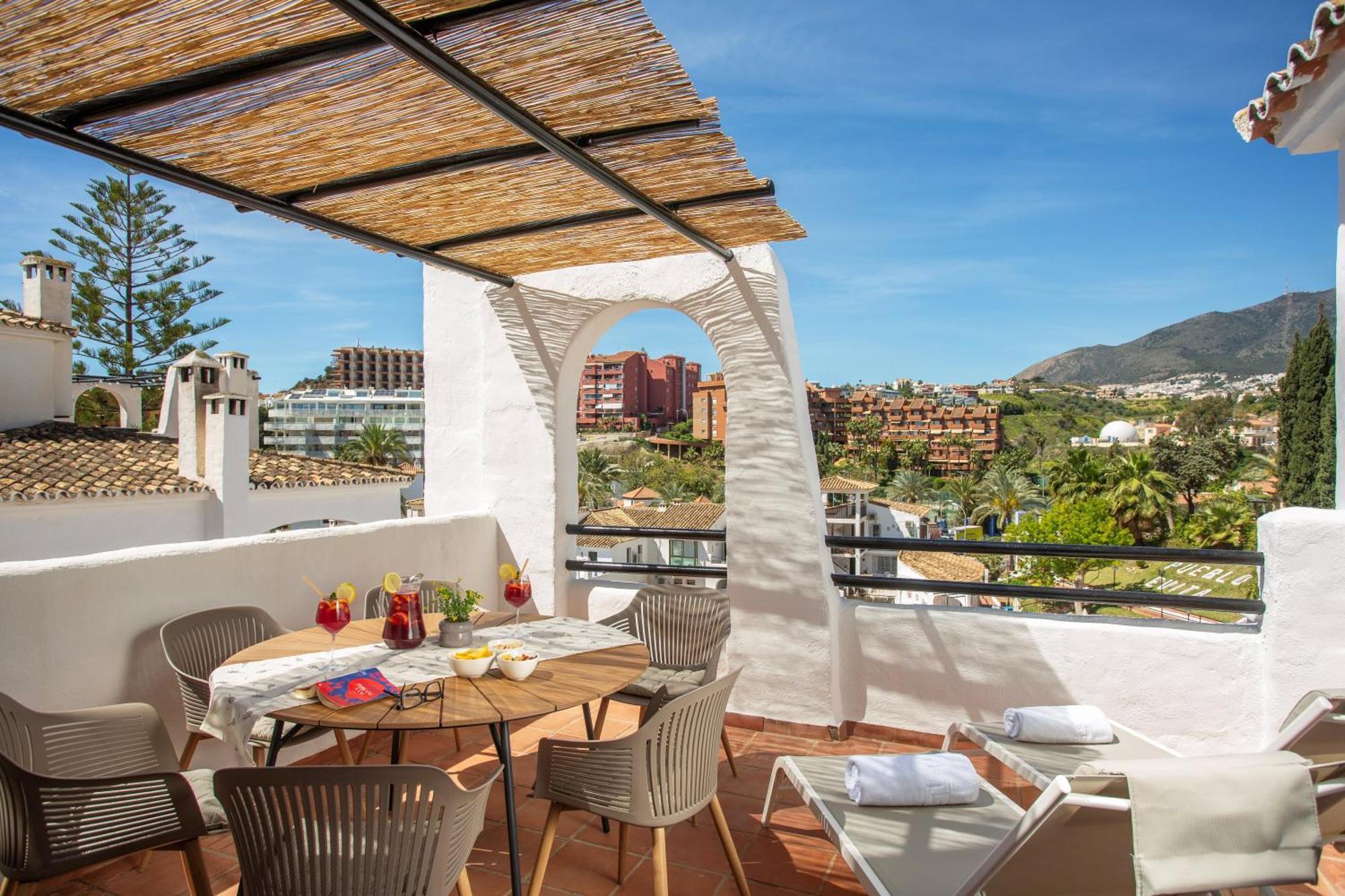 Pueblo Evita Premium Suites Benalmádena Exterior foto
