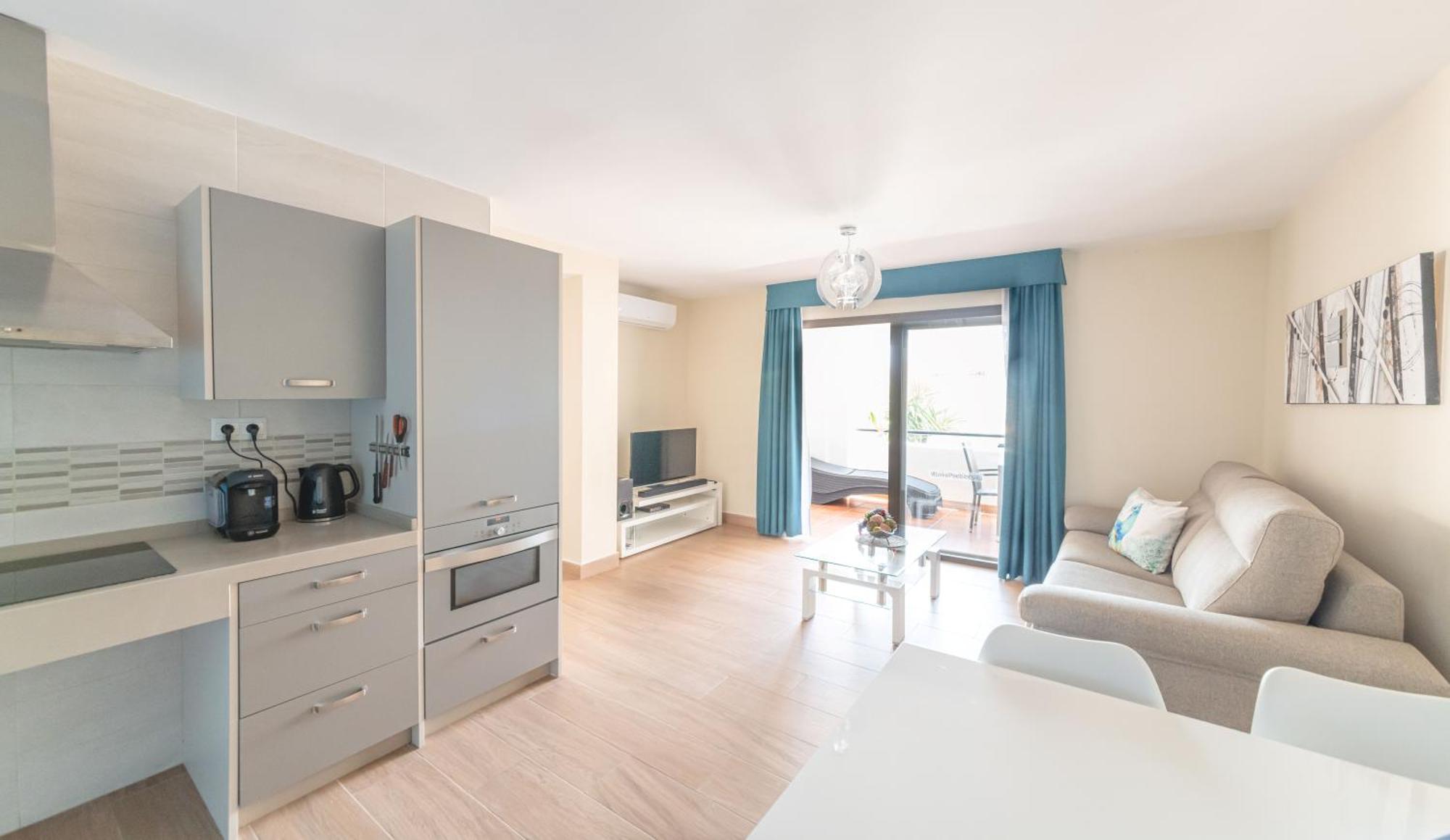 Pueblo Evita Premium Suites Benalmádena Exterior foto