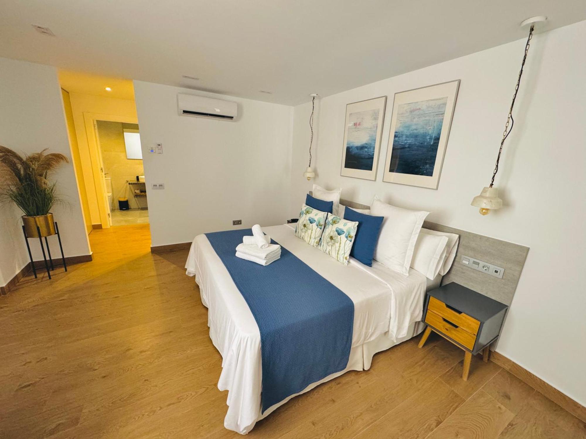 Pueblo Evita Premium Suites Benalmádena Exterior foto