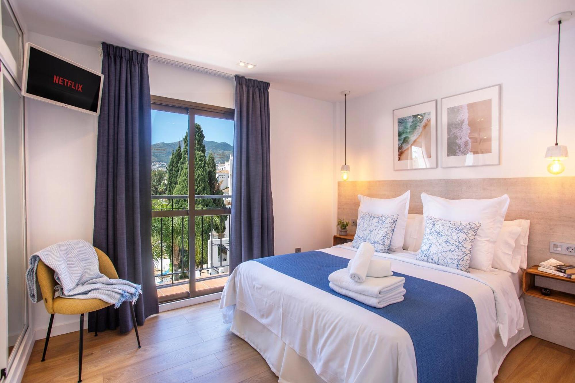 Pueblo Evita Premium Suites Benalmádena Exterior foto