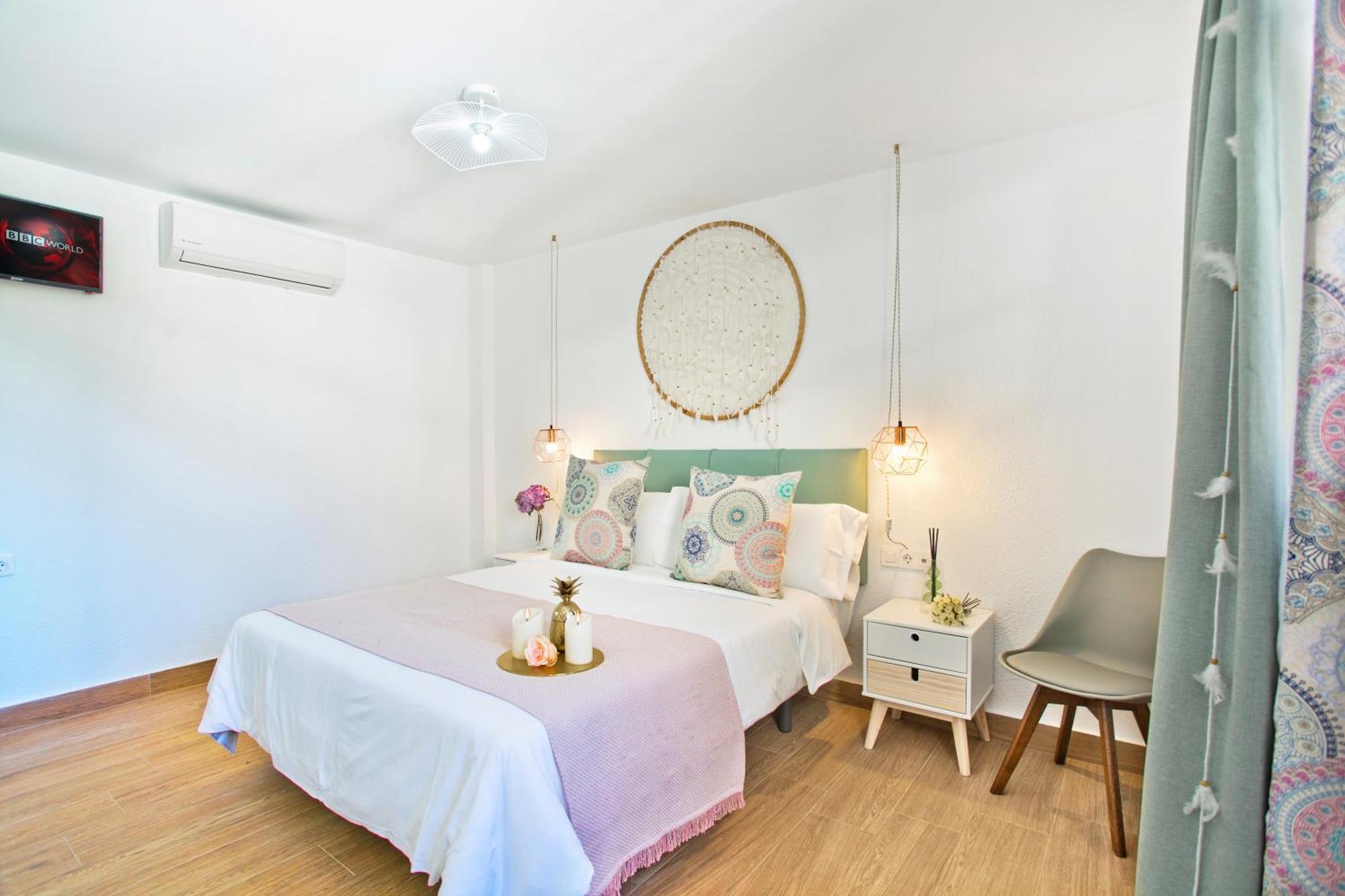 Pueblo Evita Premium Suites Benalmádena Exterior foto