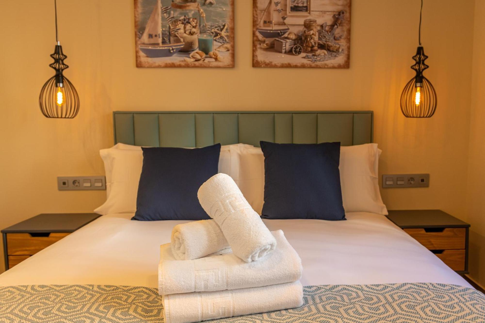 Pueblo Evita Premium Suites Benalmádena Exterior foto