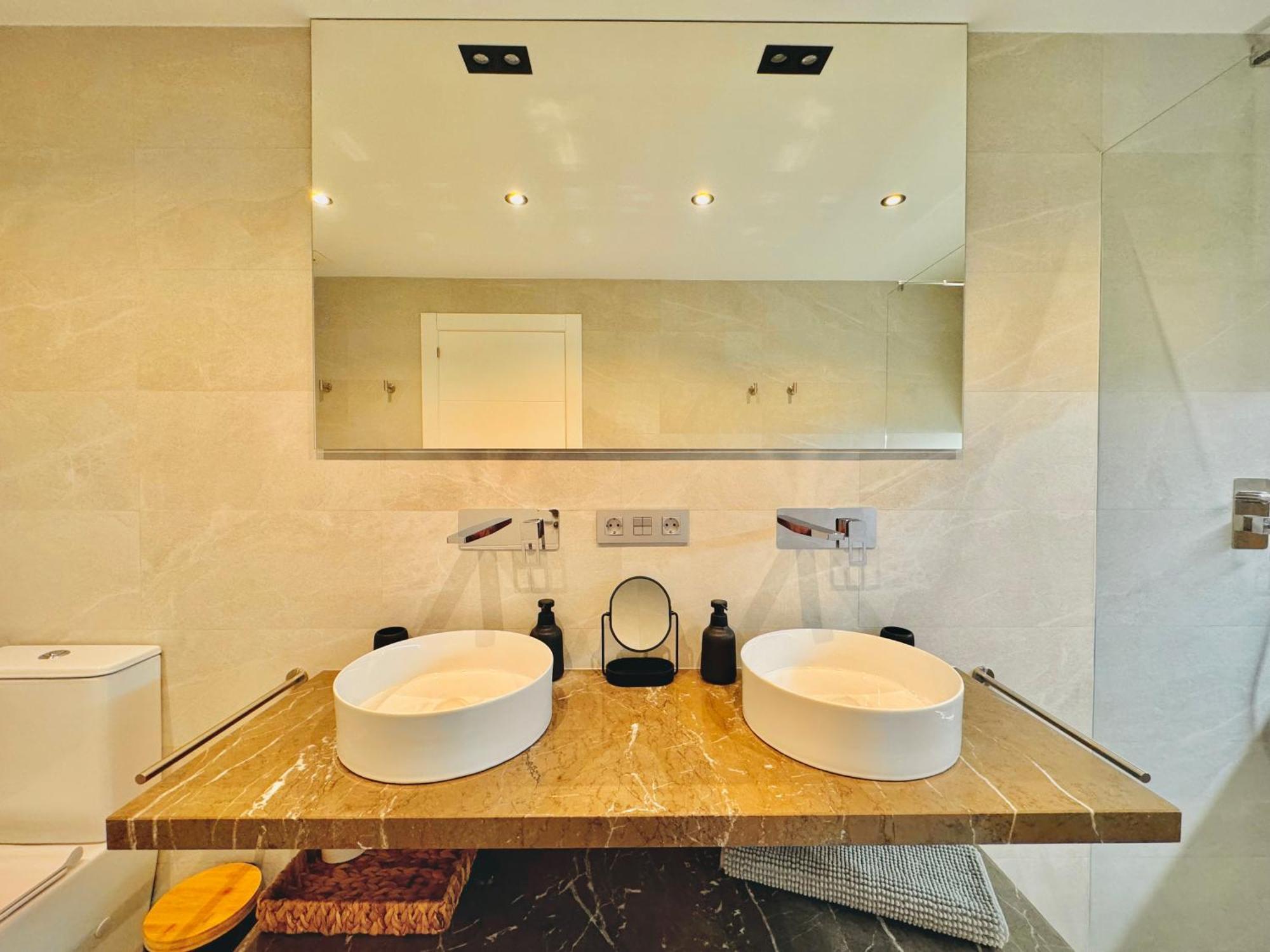 Pueblo Evita Premium Suites Benalmádena Exterior foto