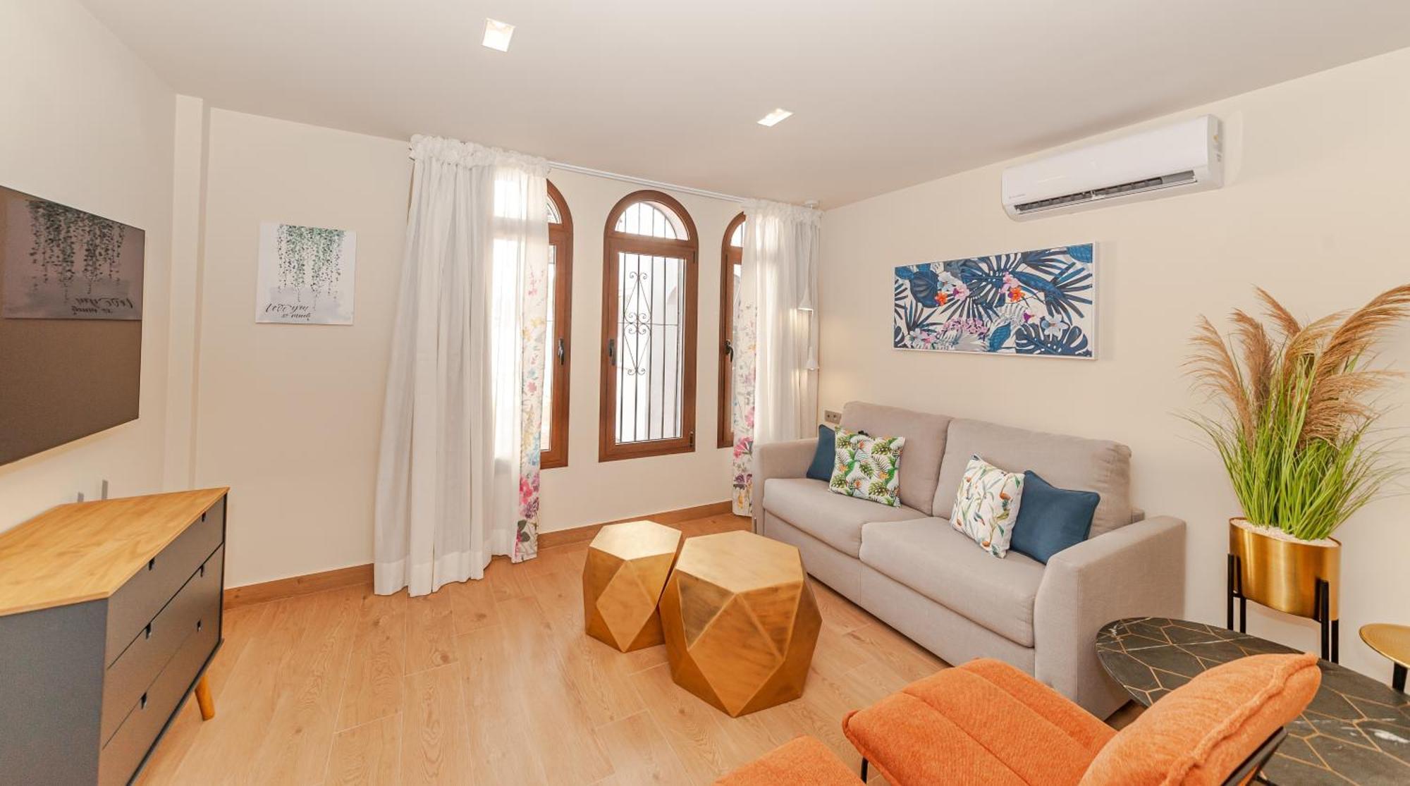 Pueblo Evita Premium Suites Benalmádena Exterior foto